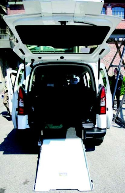 Cavagna Group S.p.A. | In Milan new environmentally-friendly taxis for everybody Cavagna Group S.p.A. | In Milan new environmentally-friendly taxis for everybody